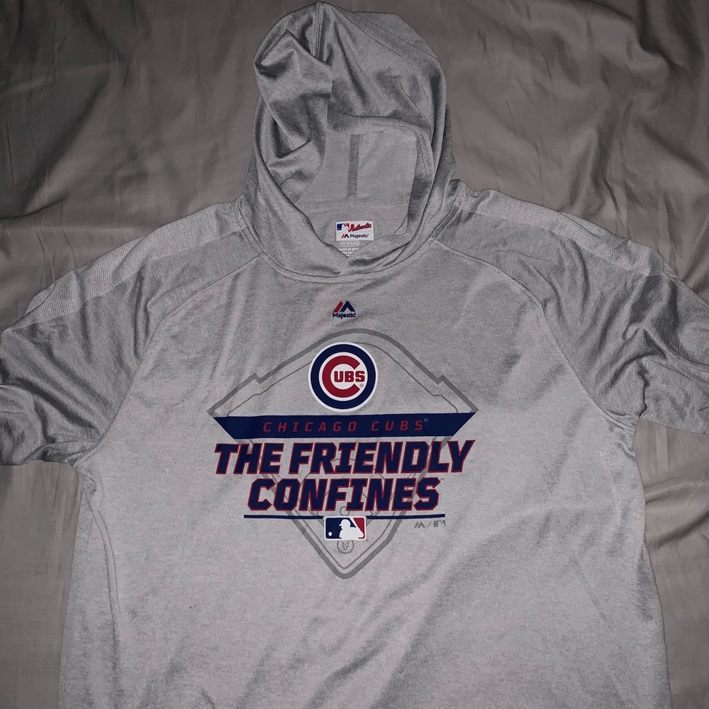 Majestic Men’s Chicago Cubs Hooded Pullover